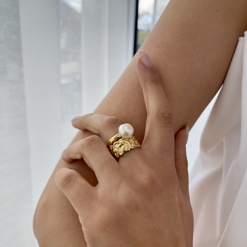 Ridge Large Ring Gold