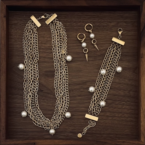 Pearl Spike Earring Gold